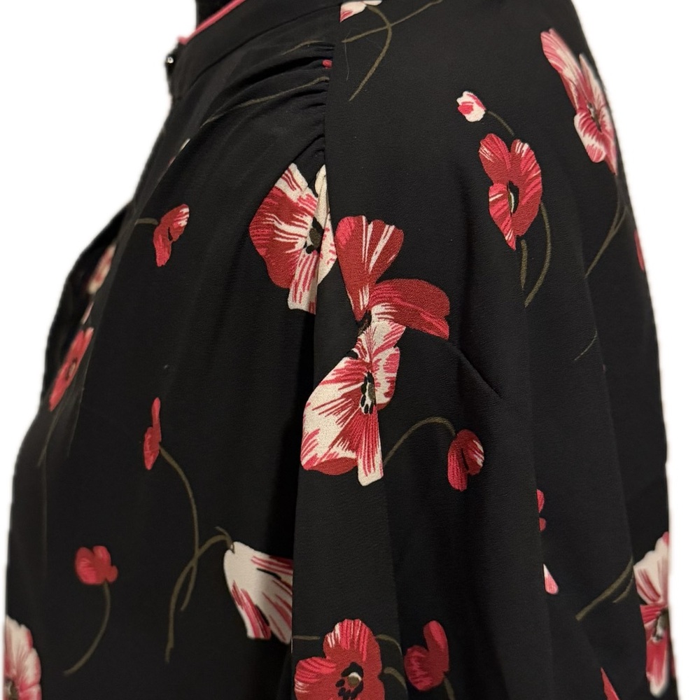 Banana Republic XL Black Pullover Button Cuff Blouse with Pink Floral Pattern - Picture 6 of 8